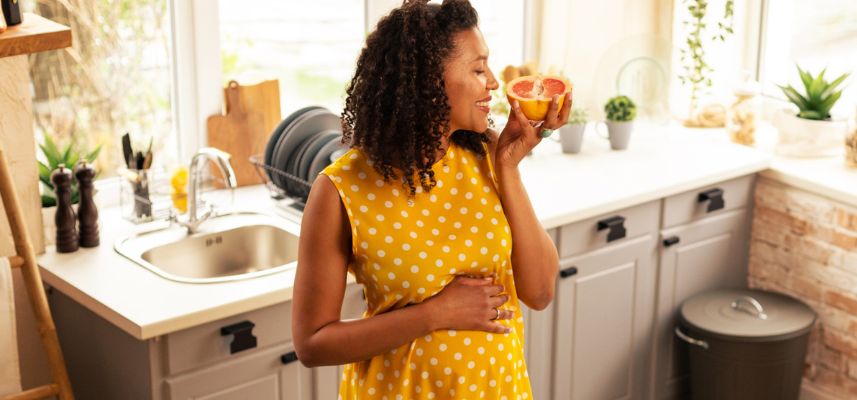 heightened senses during pregnancy mom smelling fruit